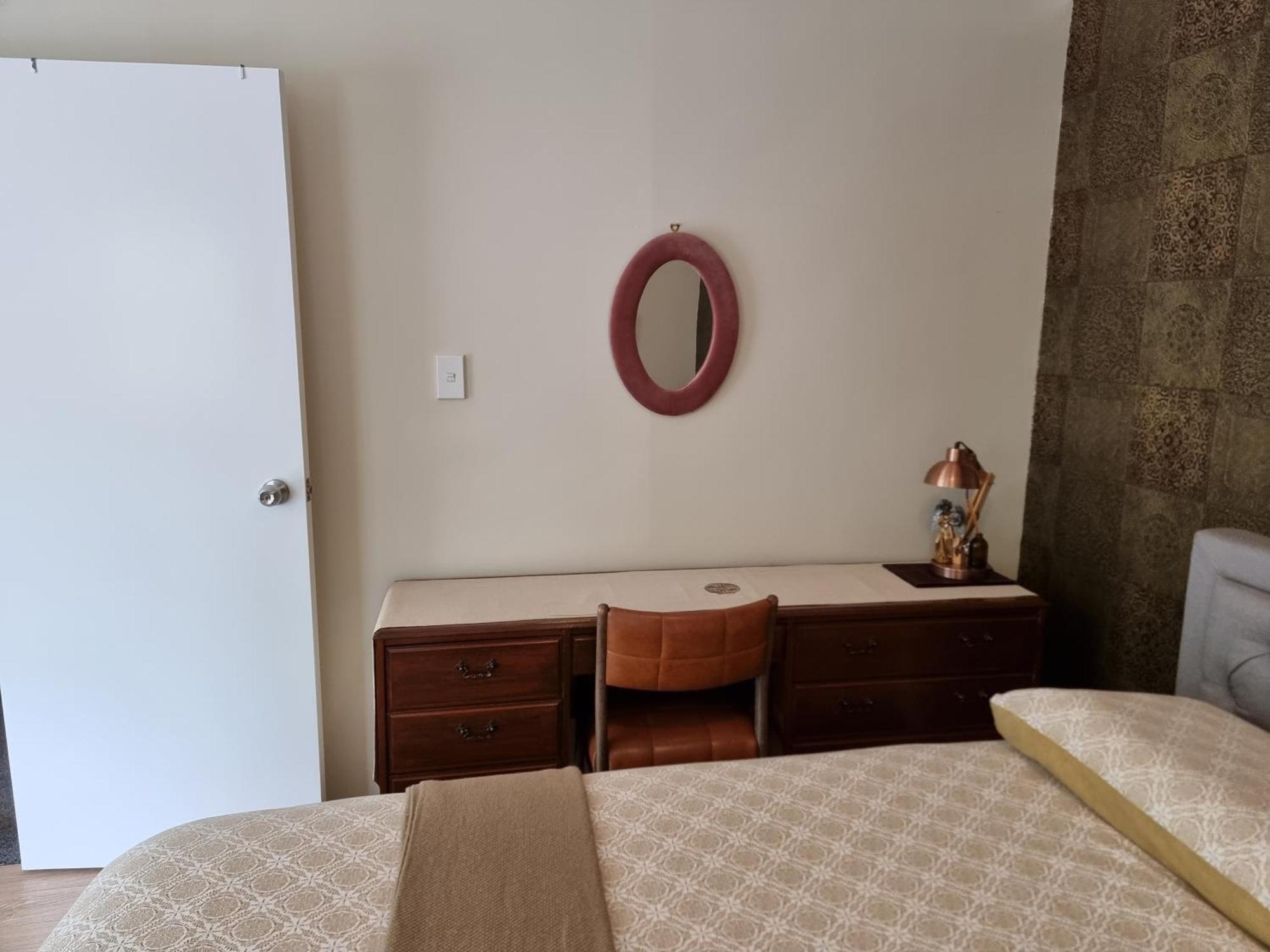 Entire Ground Floor With Full-Privacy And Family-Friendly Popular To Ferry Catchers Веллингтон Экстерьер фото